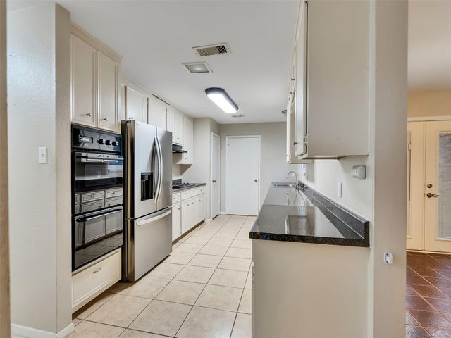 2362 College Green Drive, Houston, TX 77058