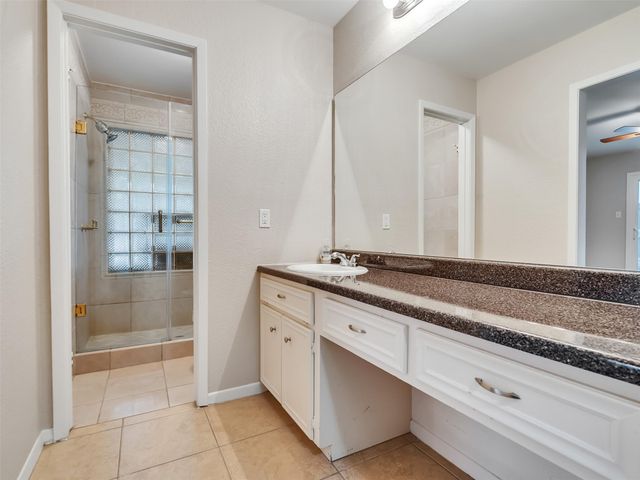 2362 College Green Drive, Houston, TX 77058