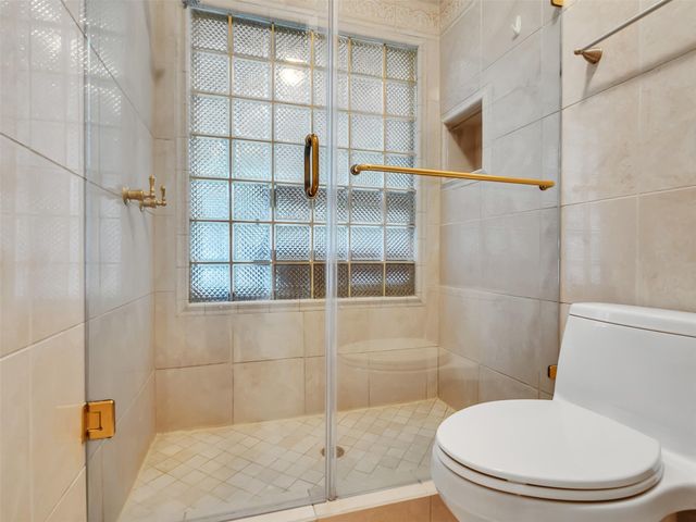 2362 College Green Drive, Houston, TX 77058