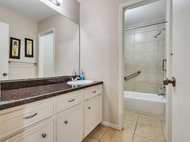 2362 College Green Drive, Houston, TX 77058