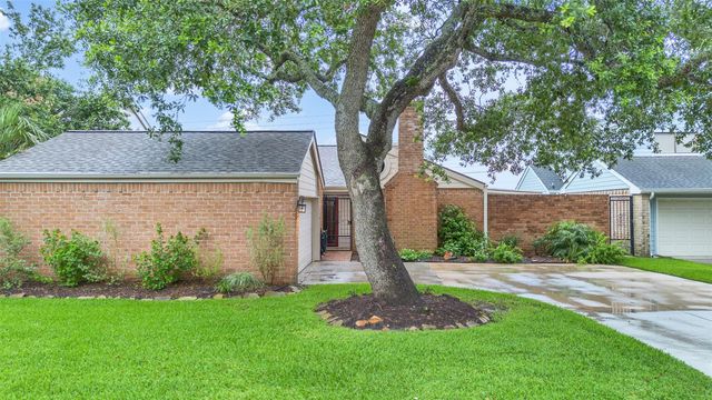 2362 College Green Drive, Houston, TX 77058