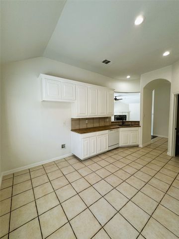 4820 Western Meadows Court, Fort Worth, TX 76244