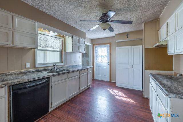 3300 State Highway 95, Shiner, TX 77984