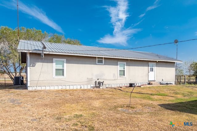 3300 State Highway 95, Shiner, TX 77984