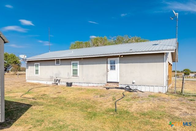 3300 State Highway 95, Shiner, TX 77984