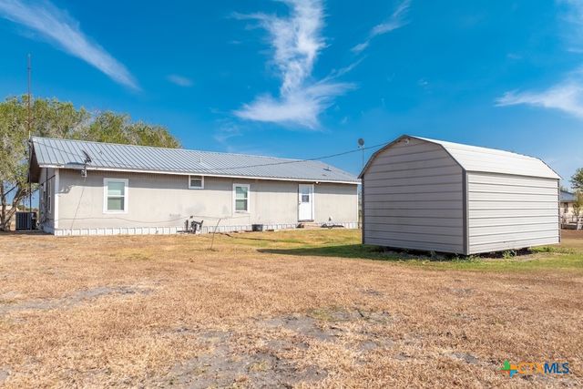 3300 State Highway 95, Shiner, TX 77984