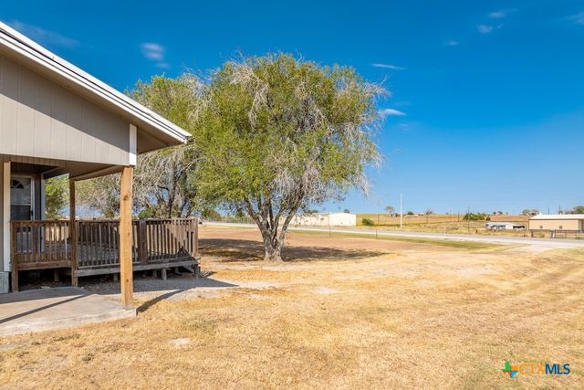 3300 State Highway 95, Shiner, TX 77984