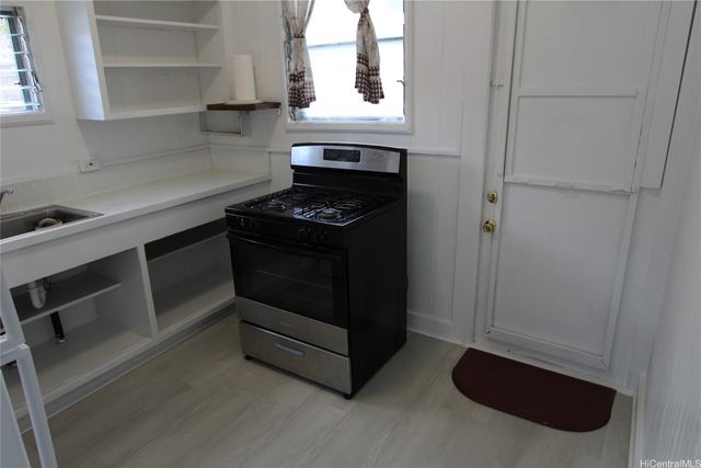 2111 Booth Road, Honolulu, HI 96813