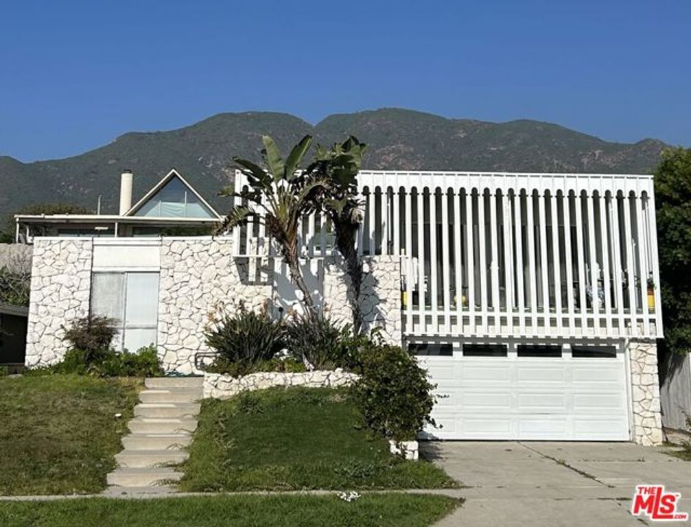 18137 Wakecrest Drive, Malibu, CA 90265