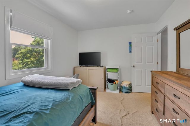 30 Quaker Lane, Southington, CT 06489