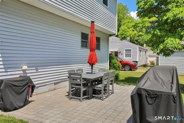 30 Quaker Lane, Southington, CT 06489