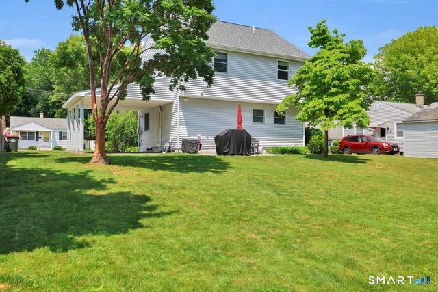 30 Quaker Lane, Southington, CT 06489