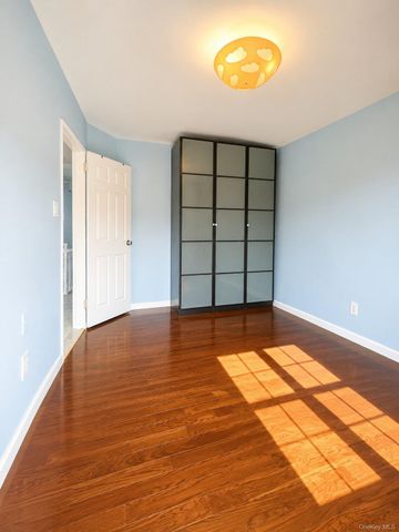 2130 Batchelder Street, Brooklyn, NY 11229