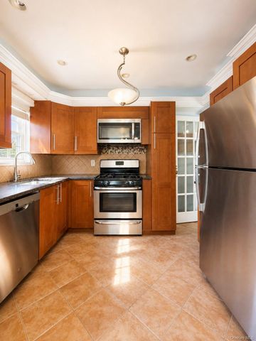 2130 Batchelder Street, Brooklyn, NY 11229