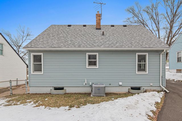 338 12th Avenue S, South Saint Paul, MN 55075