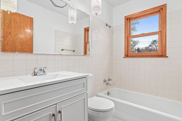 338 12th Avenue S, South Saint Paul, MN 55075