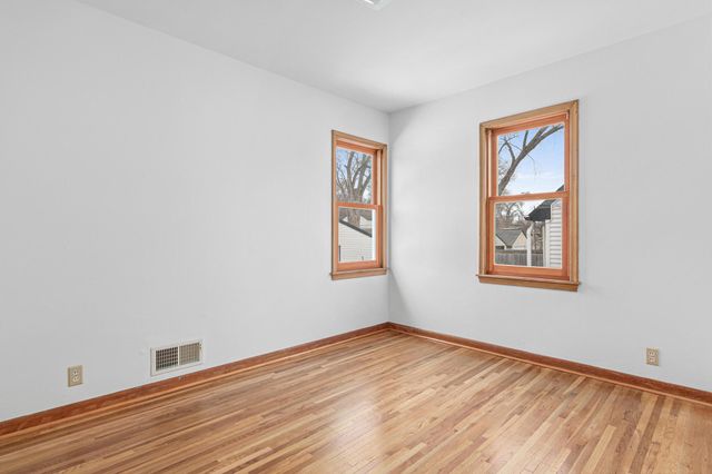 338 12th Avenue S, South Saint Paul, MN 55075