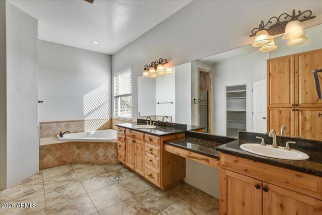 25535 W HUNTER Drive, Wittmann, AZ 85361