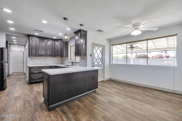 8215 E CAMBRIDGE Avenue, Scottsdale, AZ 85257