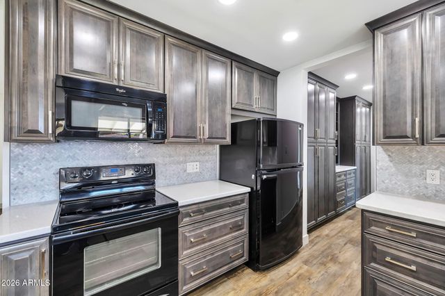 8215 E CAMBRIDGE Avenue, Scottsdale, AZ 85257