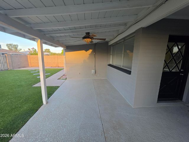 8215 E CAMBRIDGE Avenue, Scottsdale, AZ 85257