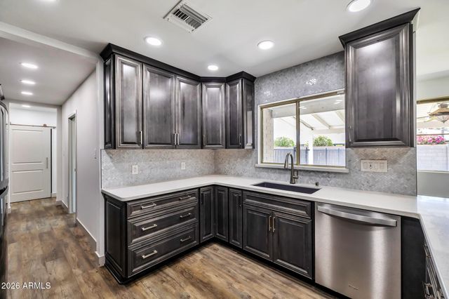 8215 E CAMBRIDGE Avenue, Scottsdale, AZ 85257