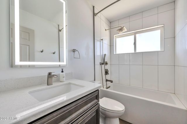 8215 E CAMBRIDGE Avenue, Scottsdale, AZ 85257