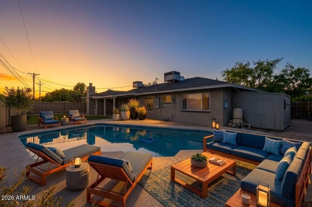 8215 E CAMBRIDGE Avenue, Scottsdale, AZ 85257