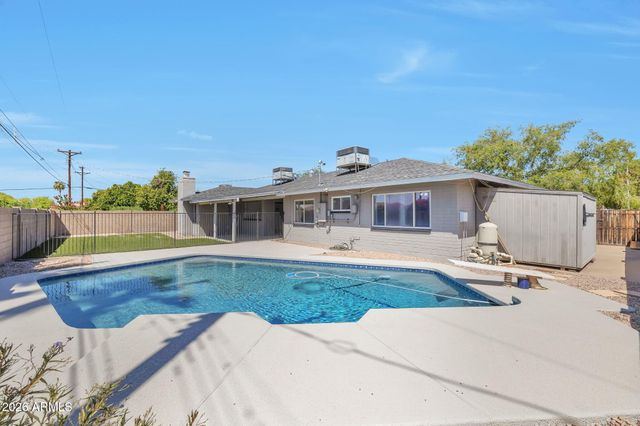 8215 E CAMBRIDGE Avenue, Scottsdale, AZ 85257