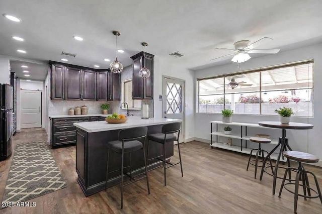 8215 E CAMBRIDGE Avenue, Scottsdale, AZ 85257