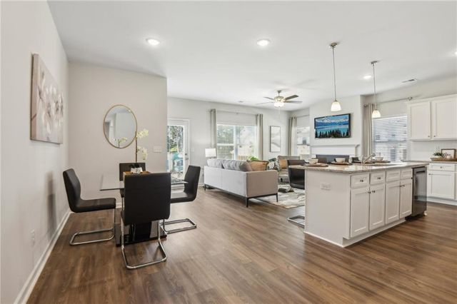 302 Switcher Court, Union City, GA 30291