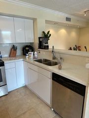 11155 SW 5th Place 205, Pembroke Pines, FL 33025