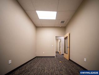 223 Commercial (#214) St NE 214, Salem, OR 97301