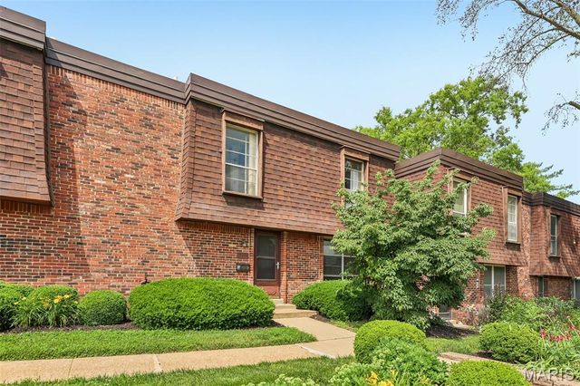 13484 Coliseum Drive, Chesterfield, MO 63017