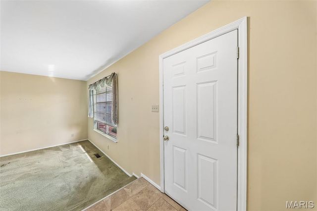 13484 Coliseum Drive, Chesterfield, MO 63017