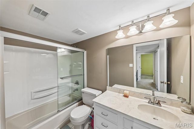 13484 Coliseum Drive, Chesterfield, MO 63017