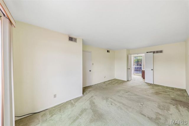 13484 Coliseum Drive, Chesterfield, MO 63017
