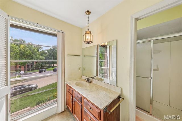 13484 Coliseum Drive, Chesterfield, MO 63017