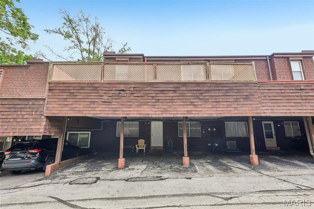 13484 Coliseum Drive, Chesterfield, MO 63017