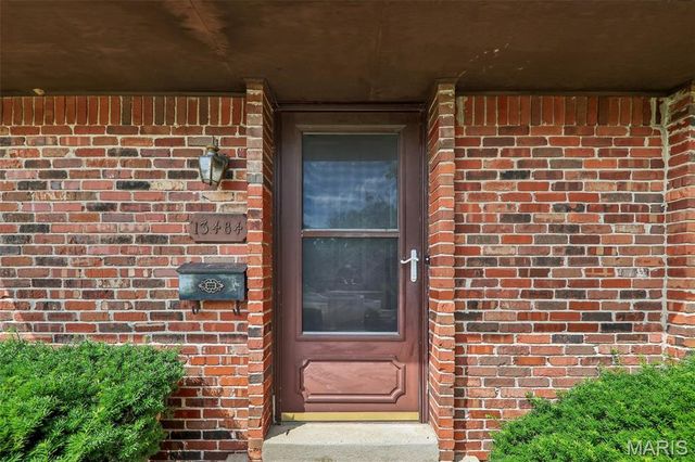 13484 Coliseum Drive, Chesterfield, MO 63017
