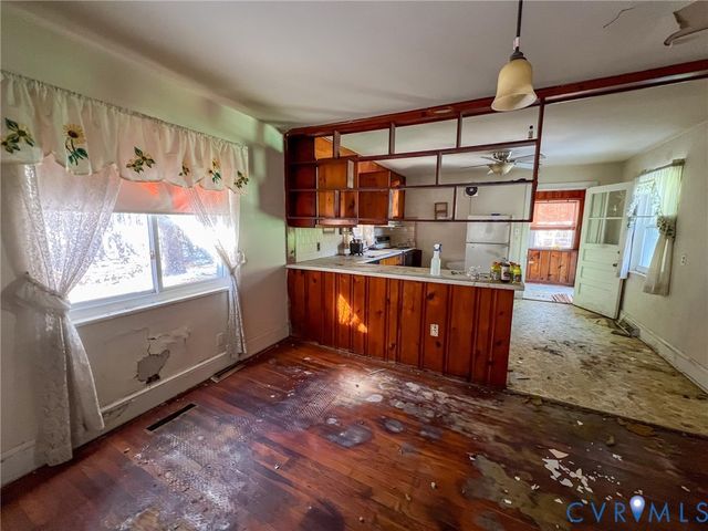 1310 Birdsong Rd, South Prince George, VA 23805