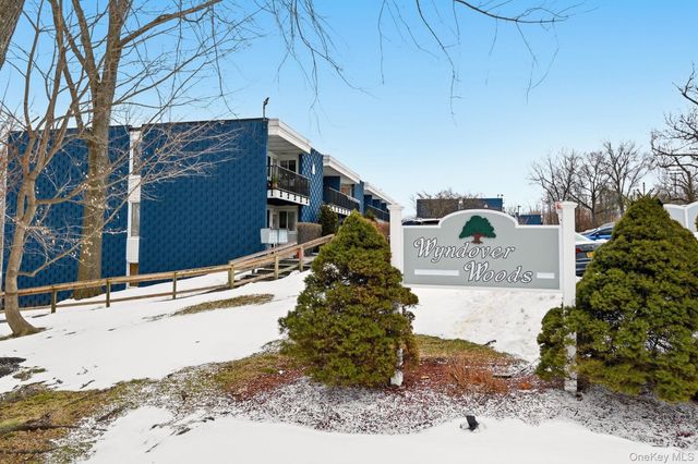 1 Wyndover Woods Lane 2, White Plains, NY 10603