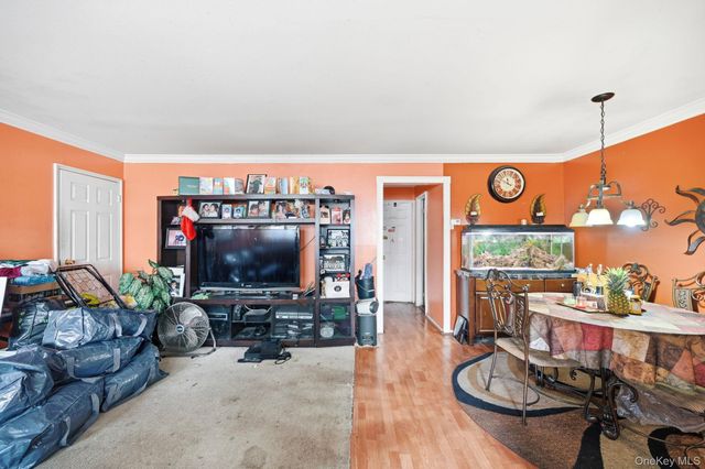 1 Wyndover Woods Lane 2, White Plains, NY 10603