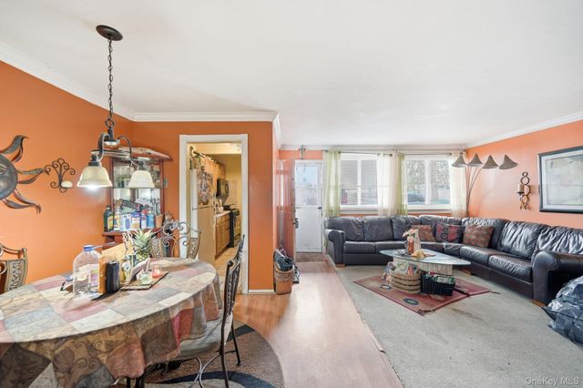 1 Wyndover Woods Lane 2, White Plains, NY 10603