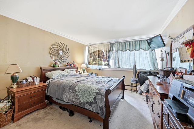 1 Wyndover Woods Lane 2, White Plains, NY 10603