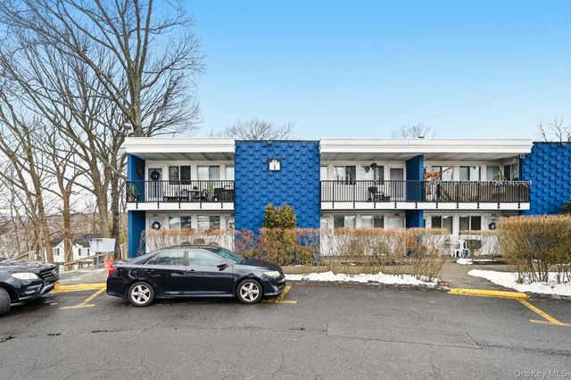 1 Wyndover Woods Lane 2, White Plains, NY 10603