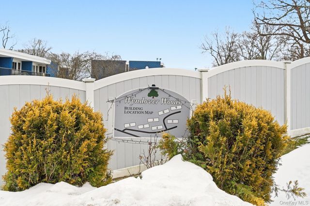 1 Wyndover Woods Lane 2, White Plains, NY 10603