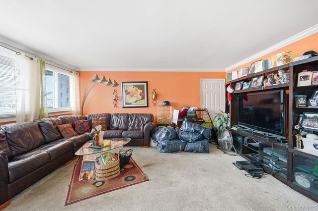 1 Wyndover Woods Lane 2, White Plains, NY 10603