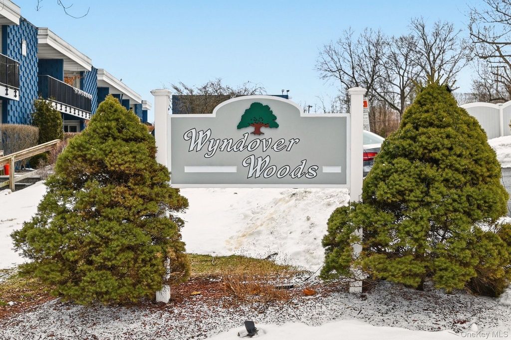 1 Wyndover Woods Lane 2, White Plains, NY 10603