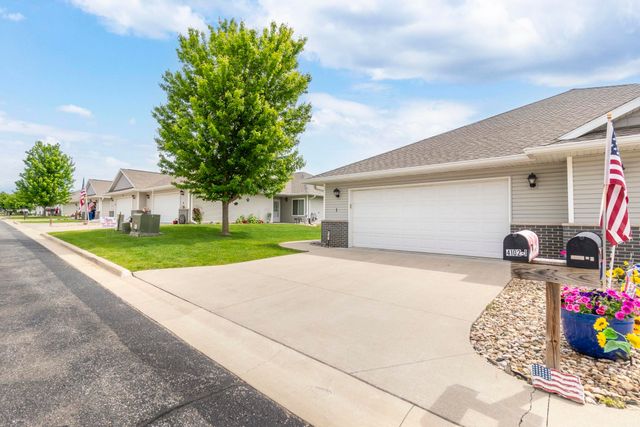 4102 Legacy Ln Unit 1, Cedar Falls, IA 50613